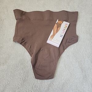 NWT Joyspun Women's Seamless Mid-Rise Shaping Thong Size Small Moroccan Brown